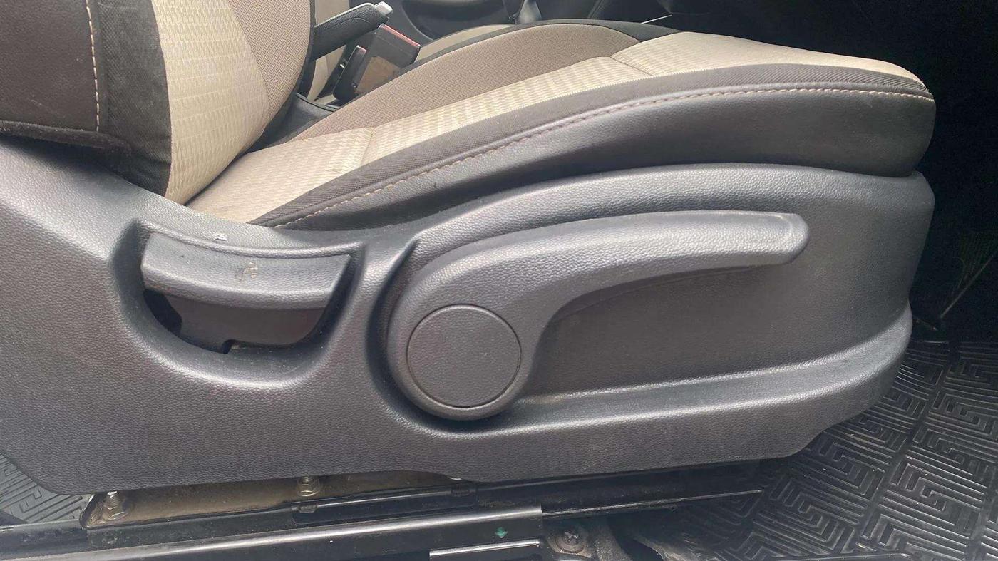 2019 Hyundai Elite i20 SPORTZ PLUS 1.4 CRDI, Diesel, Manual, 55,928 km, Driver Side Adjustment Panel