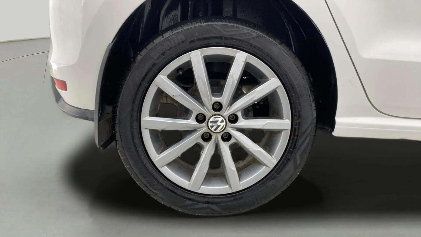 2021 Volkswagen Polo HIGHLINE PLUS 1.0L TSI, Petrol, Manual, 67,017 km, Right Rear Wheel