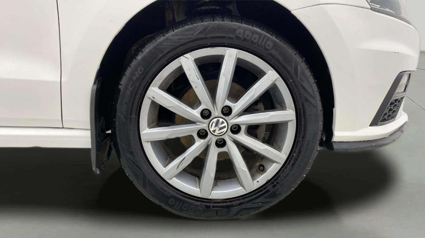 2021 Volkswagen Polo HIGHLINE PLUS 1.0L TSI, Petrol, Manual, 67,017 km, Right Front Wheel