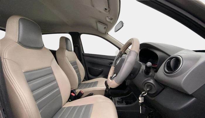 2016 Renault Kwid RXT 0.8 (O), Petrol, Manual, 72,827 km, Right Side Front Door Cabin