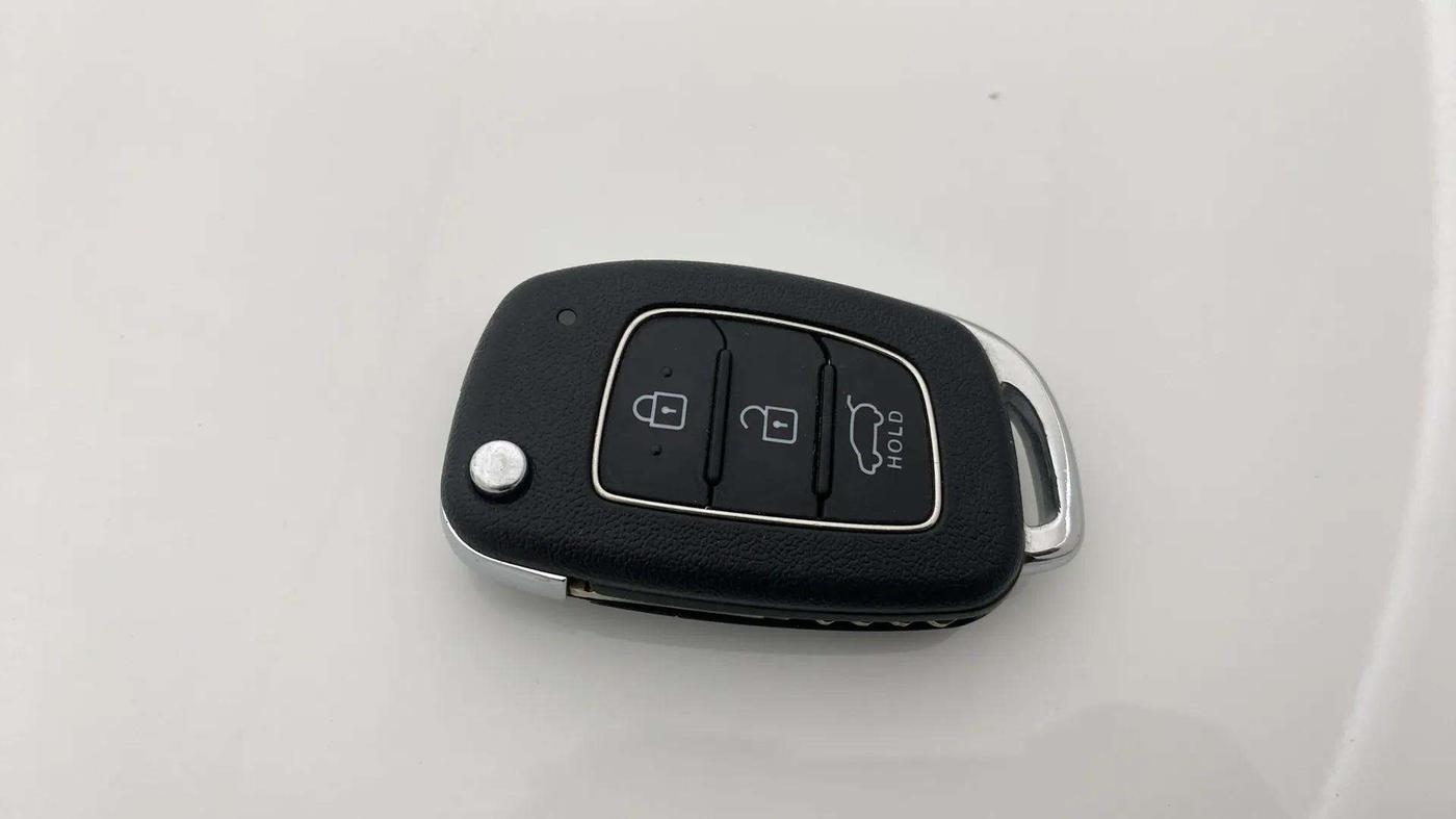 2021 Hyundai NEW I20 SPORTZ 1.2 MT, Petrol, Manual, 43,666 km, Key Close Up