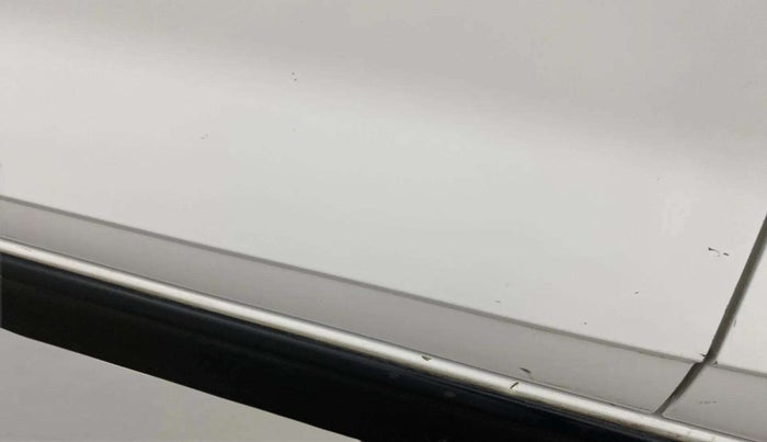 2021 Hyundai NEW I20 SPORTZ 1.2 MT, Petrol, Manual, 43,666 km, Front passenger door - Slightly dented