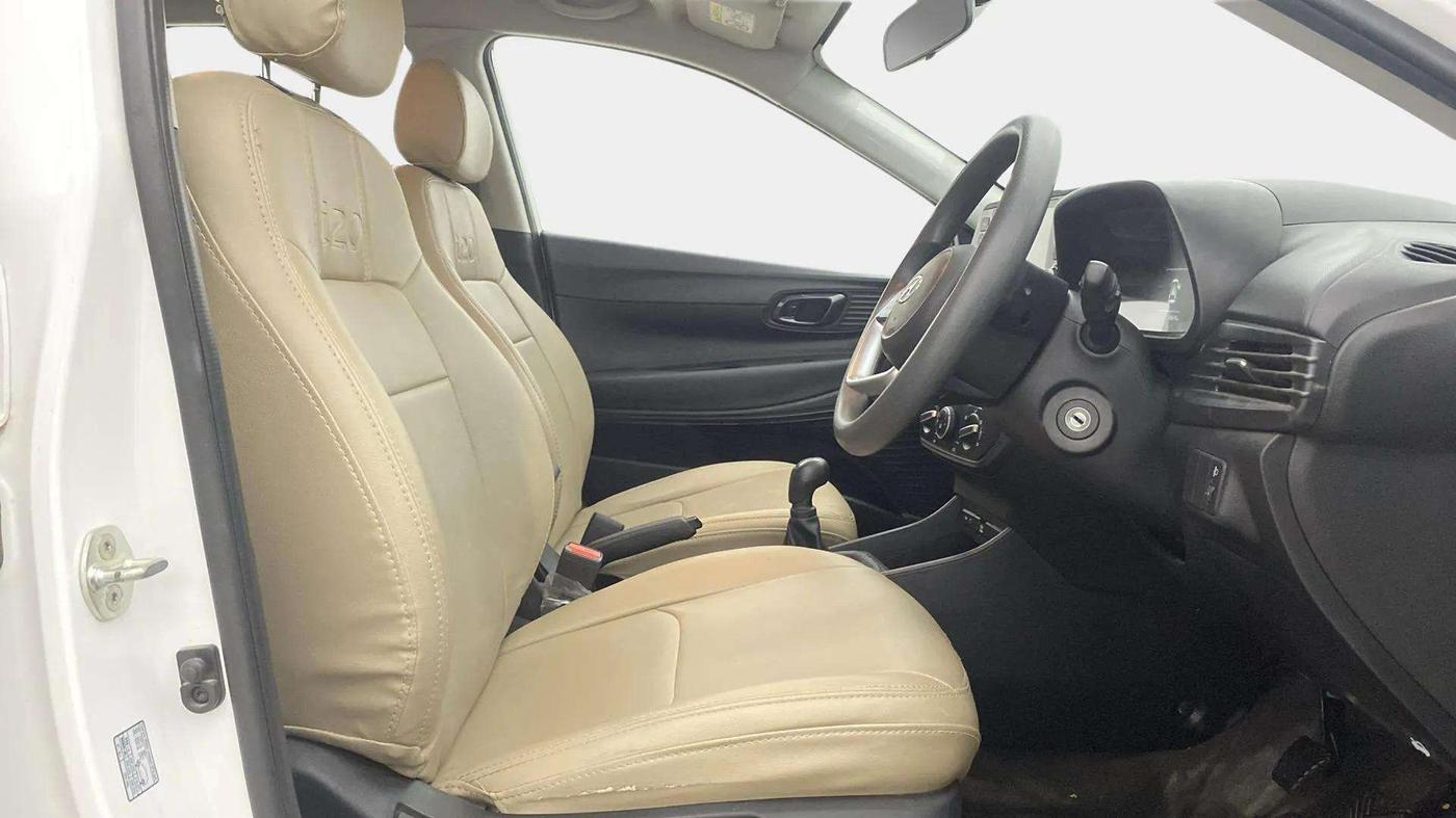 2021 Hyundai NEW I20 SPORTZ 1.2 MT, Petrol, Manual, 43,666 km, Right Side Front Door Cabin