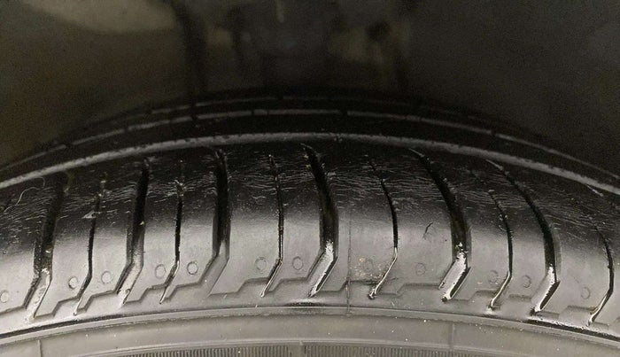 2021 Hyundai NEW I20 SPORTZ 1.2 MT, Petrol, Manual, 43,666 km, Right Front Tyre Tread