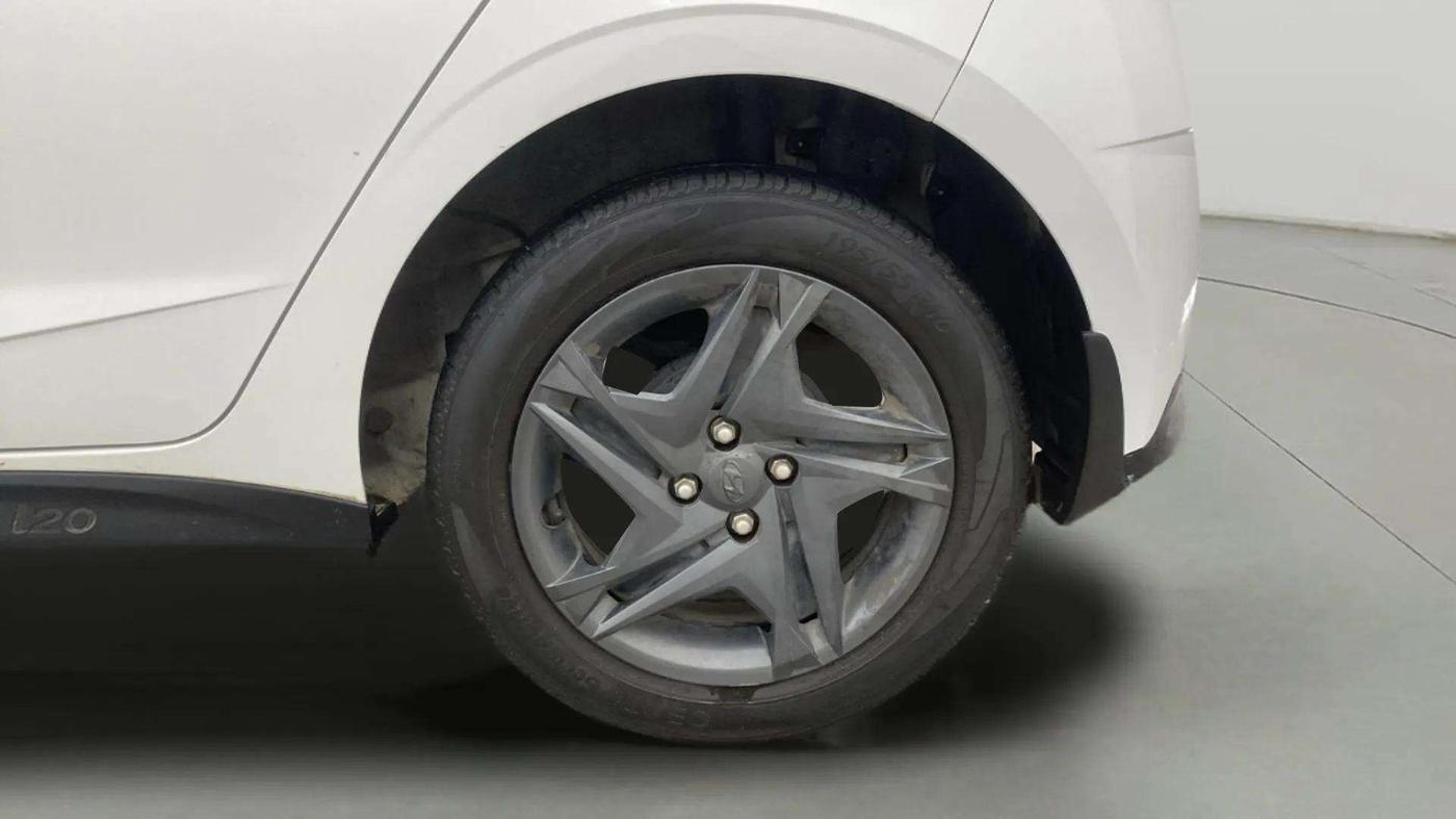 2021 Hyundai NEW I20 SPORTZ 1.2 MT, Petrol, Manual, 43,666 km, Left Rear Wheel