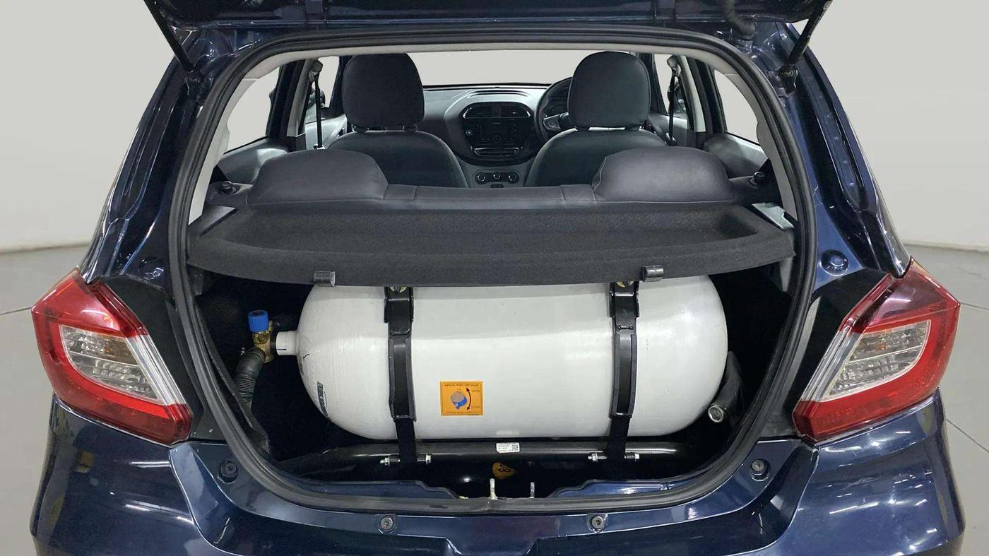 2022 Tata Tiago XT CNG, CNG, Manual, 16,321 km, Boot Inside