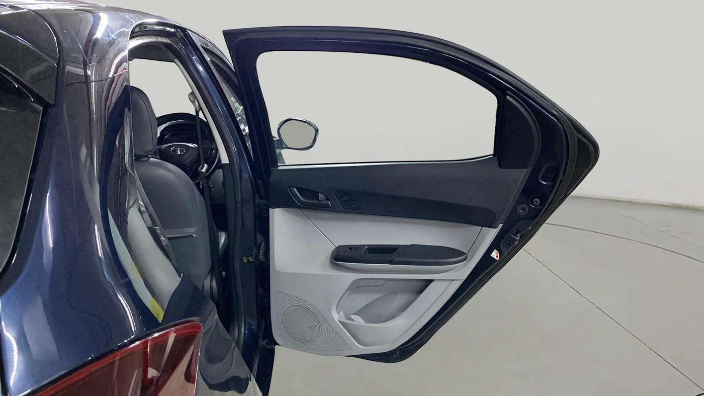 2022 Tata Tiago XT CNG, CNG, Manual, 16,321 km, RHS Rear Door