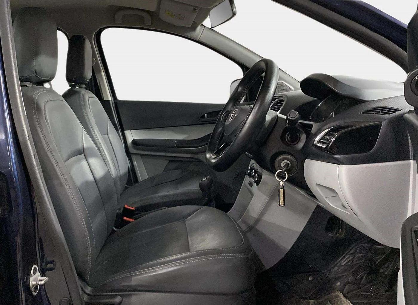 2022 Tata Tiago XT CNG, CNG, Manual, 16,321 km, Right Side Front Door Cabin