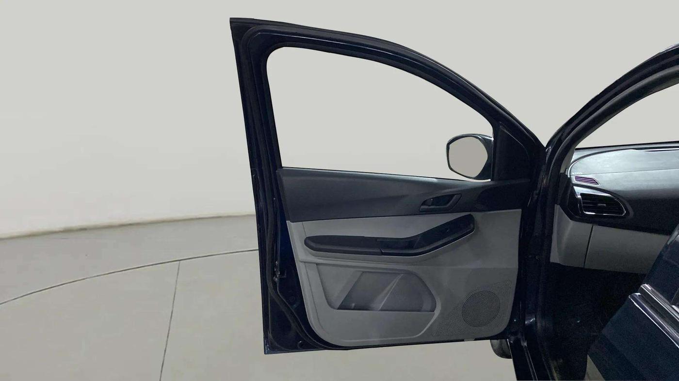 2022 Tata Tiago XT CNG, CNG, Manual, 16,321 km, LHS Front Door
