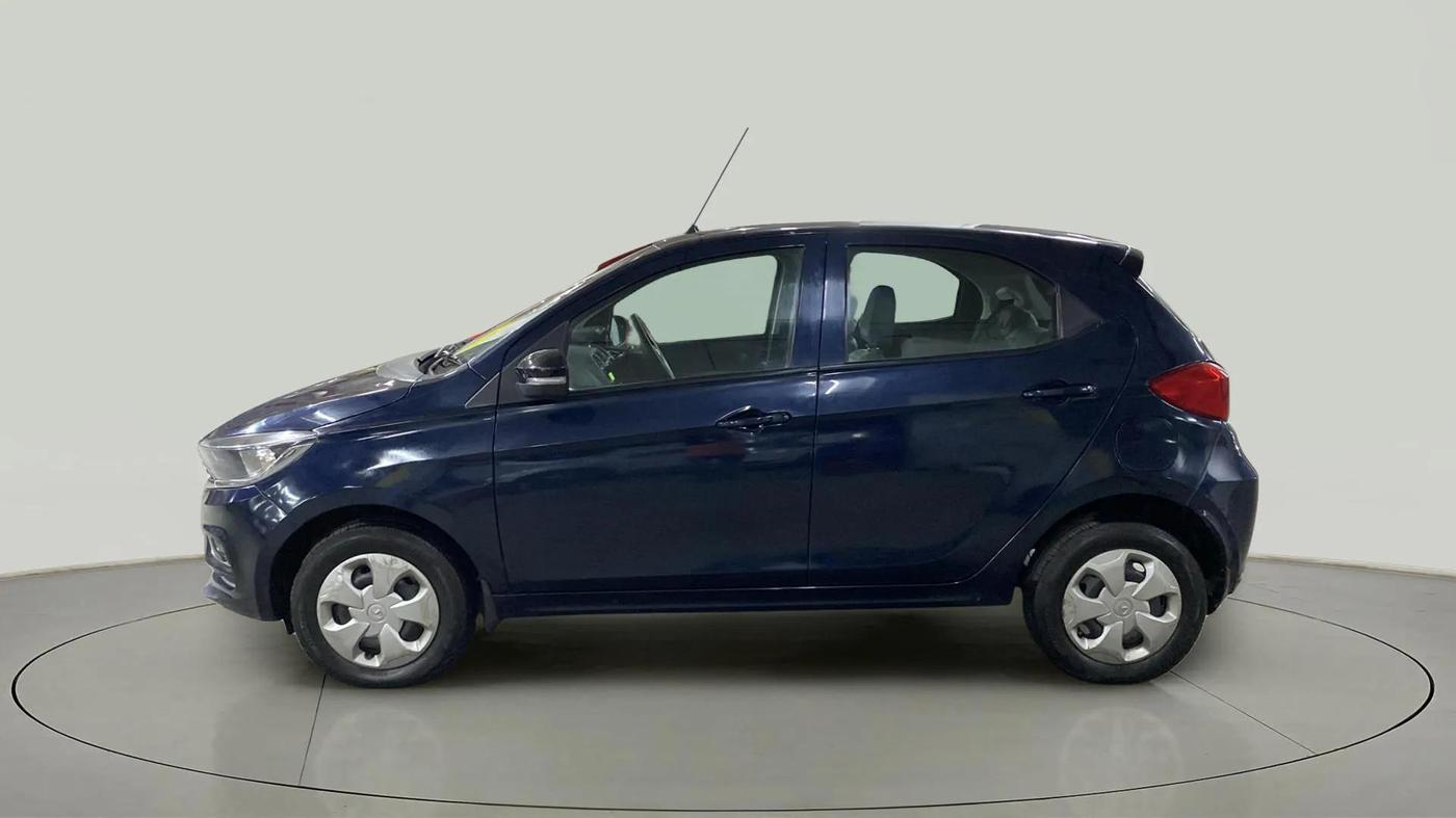 2022 Tata Tiago XT CNG, CNG, Manual, 16,321 km, Left Side