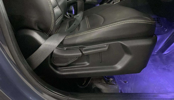 2019 Hyundai VENUE SX PLUS 1.0 TURBO DCT, Petrol, Automatic, 39,013 km, Driver Side Adjustment Panel