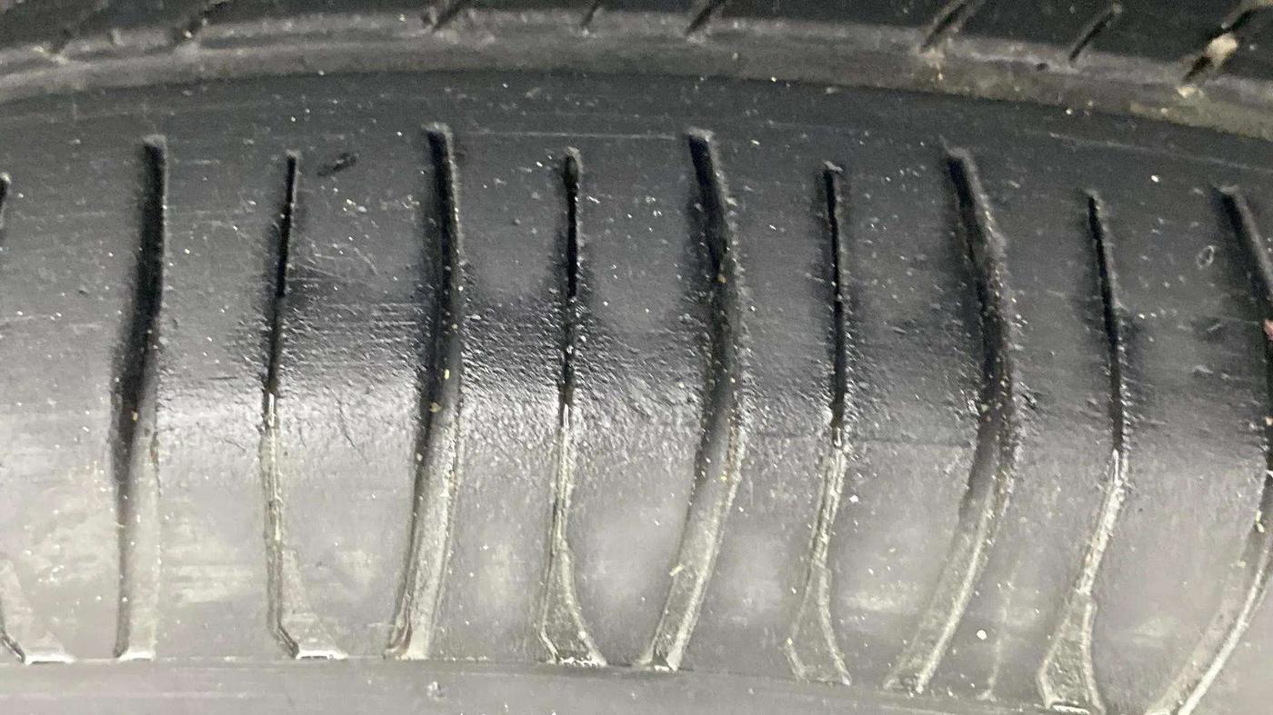 2015 Maruti Celerio VXI, Petrol, Manual, 87,372 km, Right Front Tyre Tread