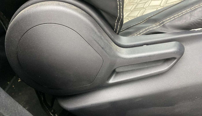 2022 Tata NEXON XM PLUS SUNROOF PETROL, Petrol, Manual, 29,739 km, Driver Side Adjustment Panel