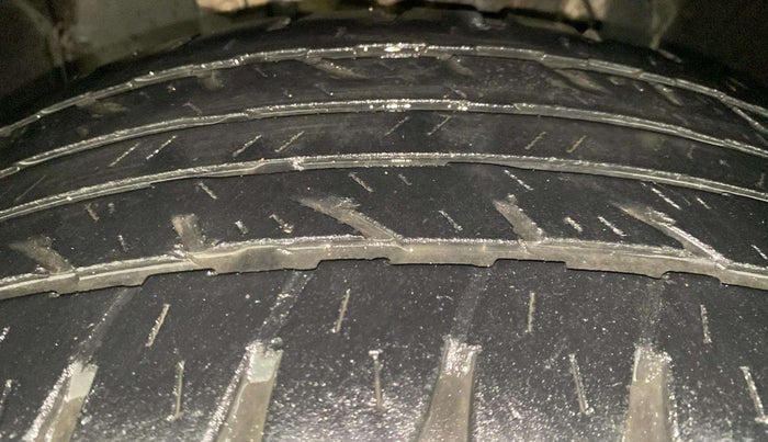 2018 Renault Duster 85 PS RXS MT DIESEL, Diesel, Manual, 91,754 km, Left Front Tyre Tread