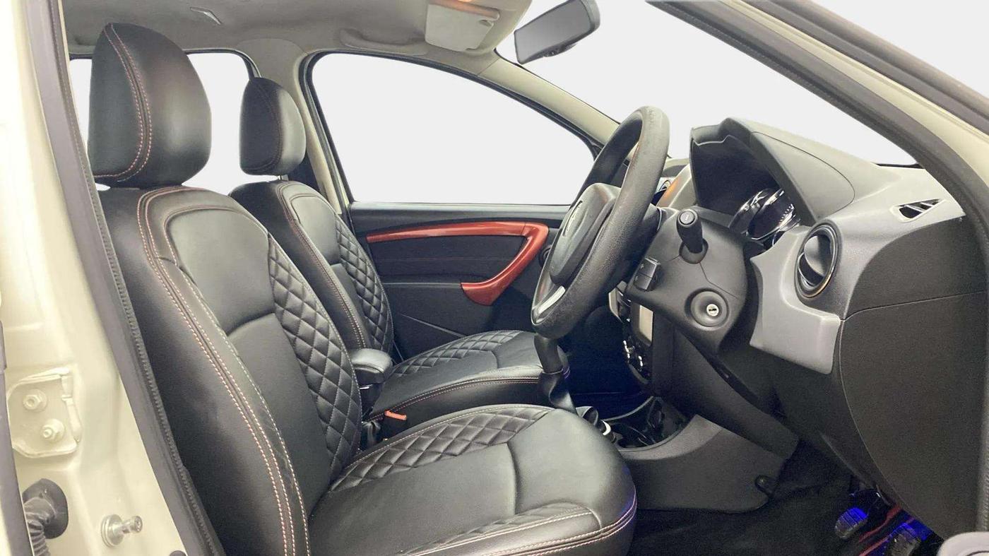 2018 Renault Duster 85 PS RXS MT DIESEL, Diesel, Manual, 91,821 km, Right Side Front Door Cabin