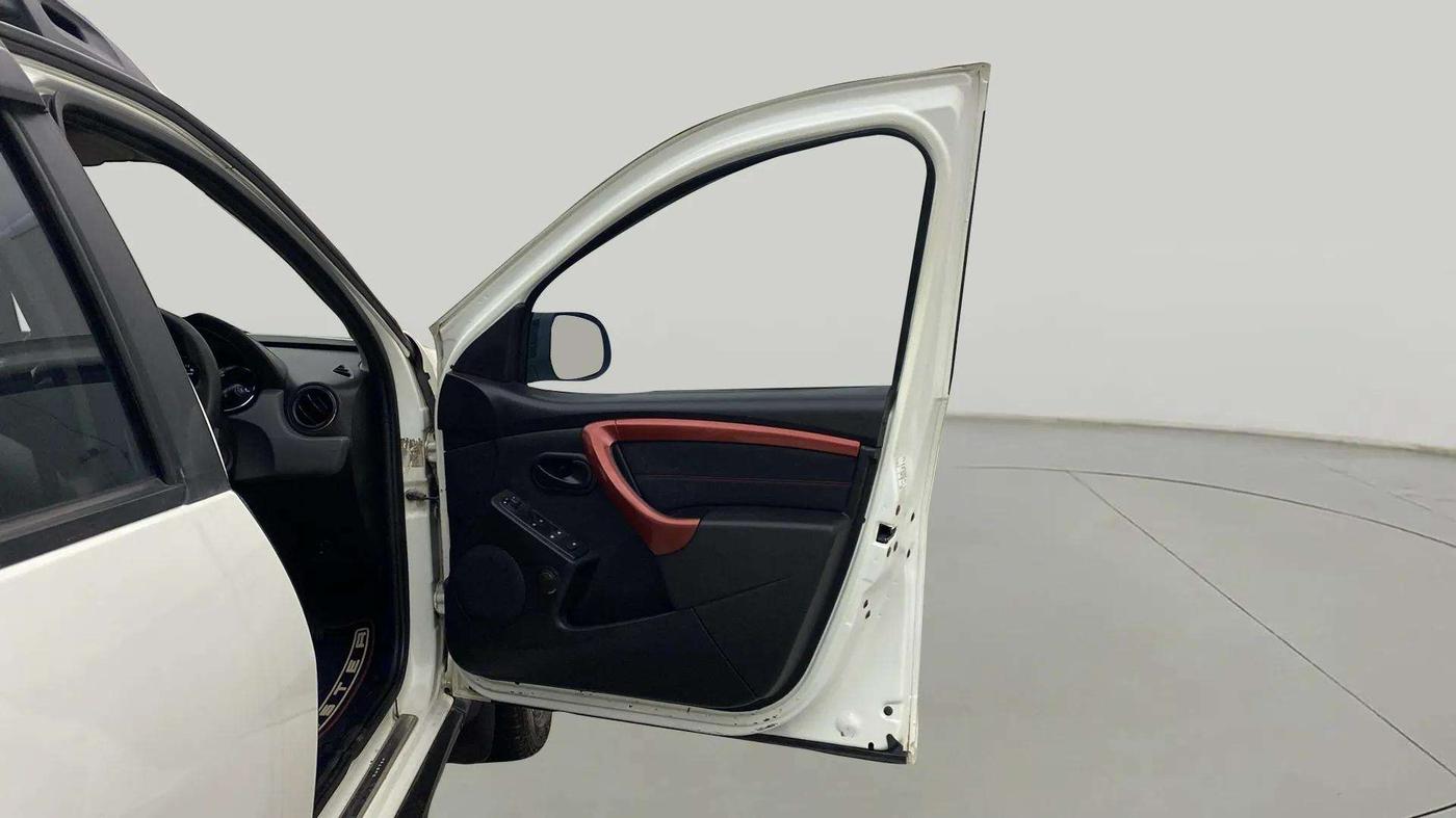 2018 Renault Duster 85 PS RXS MT DIESEL, Diesel, Manual, 91,821 km, RHS Front Door