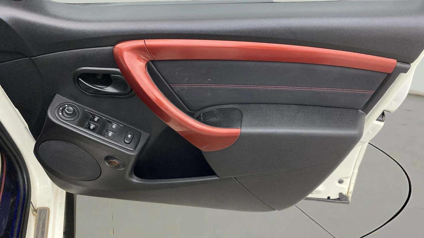 2018 Renault Duster 85 PS RXS MT DIESEL, Diesel, Manual, 91,821 km, Driver Side Door Panels Control