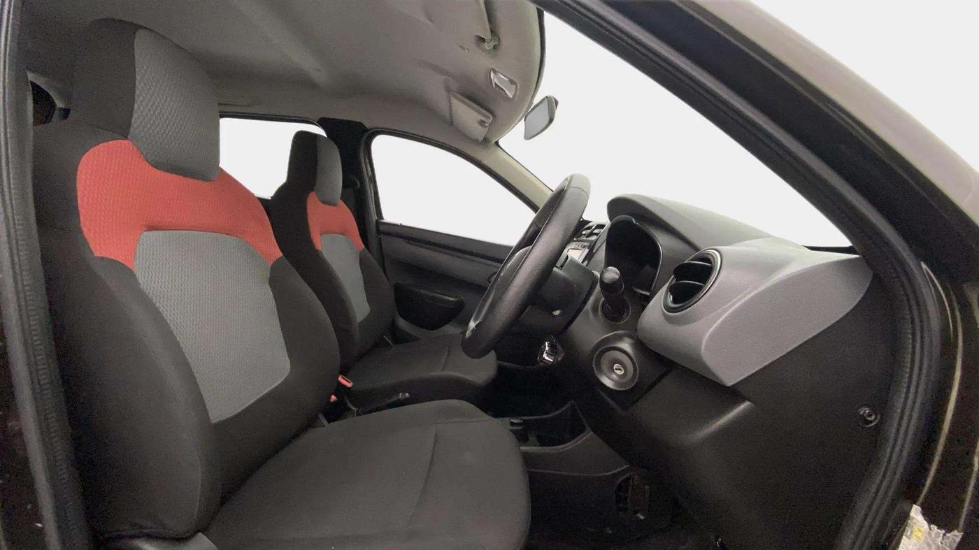 2017 Renault Kwid RXT 1.0 AMT (O), Petrol, Automatic, 37,325 km, Right Side Front Door Cabin
