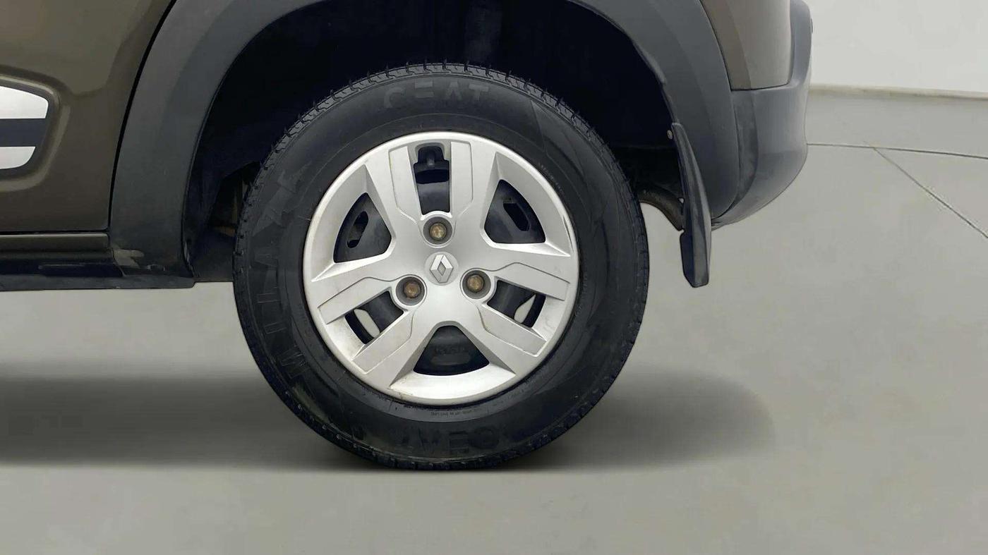 2017 Renault Kwid RXT 1.0 AMT (O), Petrol, Automatic, 37,325 km, Left Rear Wheel