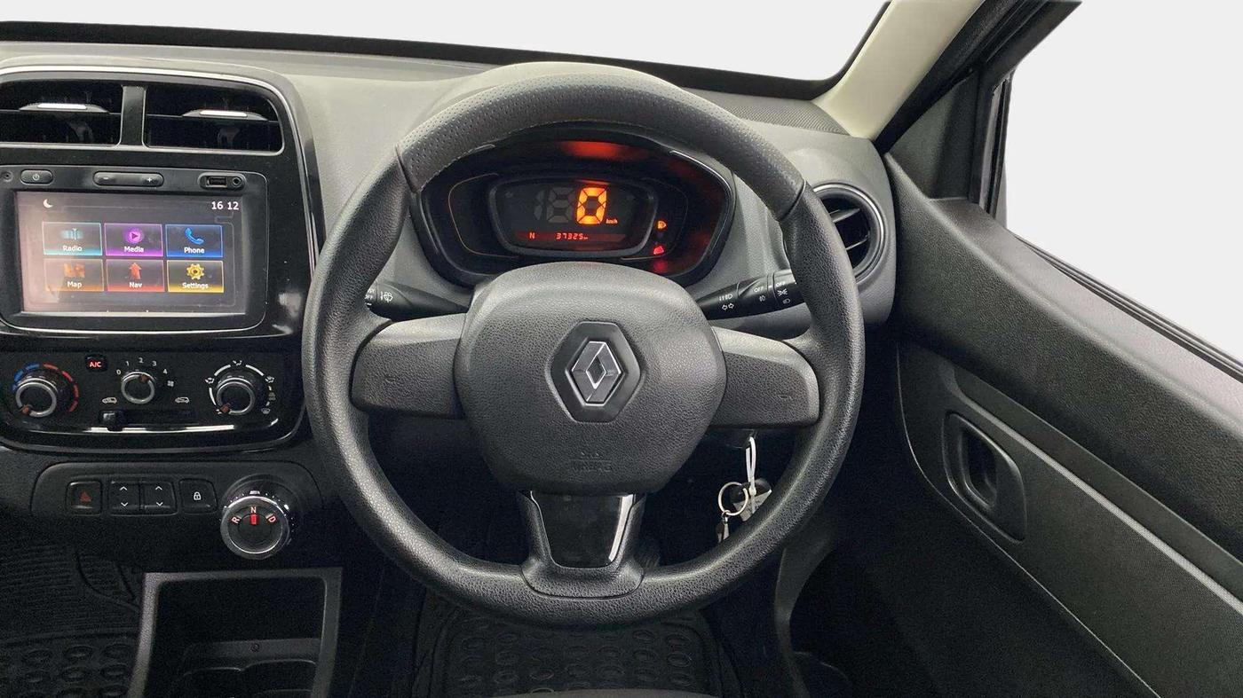2017 Renault Kwid RXT 1.0 AMT (O), Petrol, Automatic, 37,325 km, Steering Wheel Close Up