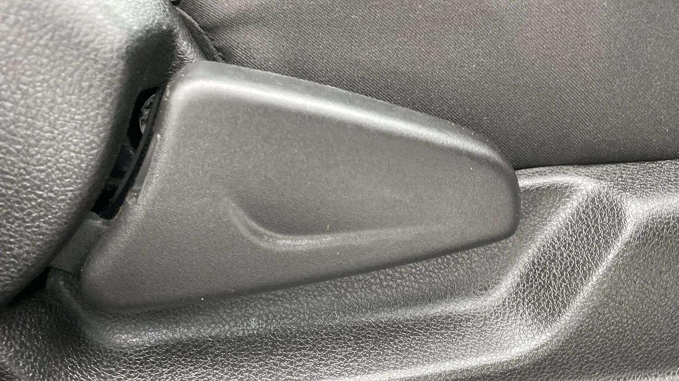 2017 Renault Kwid RXT 1.0 AMT (O), Petrol, Automatic, 37,325 km, Driver Side Adjustment Panel