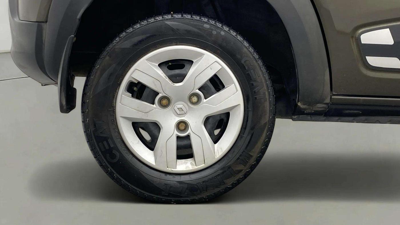 2017 Renault Kwid RXT 1.0 AMT (O), Petrol, Automatic, 37,325 km, Right Rear Wheel