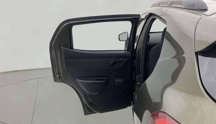 2017 Renault Kwid RXT 1.0 AMT (O), Petrol, Automatic, 37,325 km, LHS Rear Door