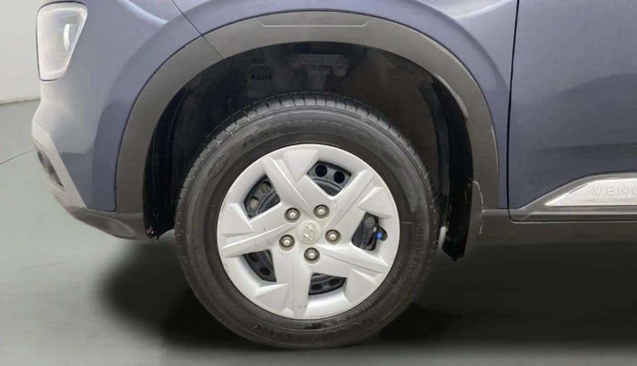 2022 Hyundai VENUE S+ 1.2, Petrol, Manual, 34,117 km, Left Front Wheel