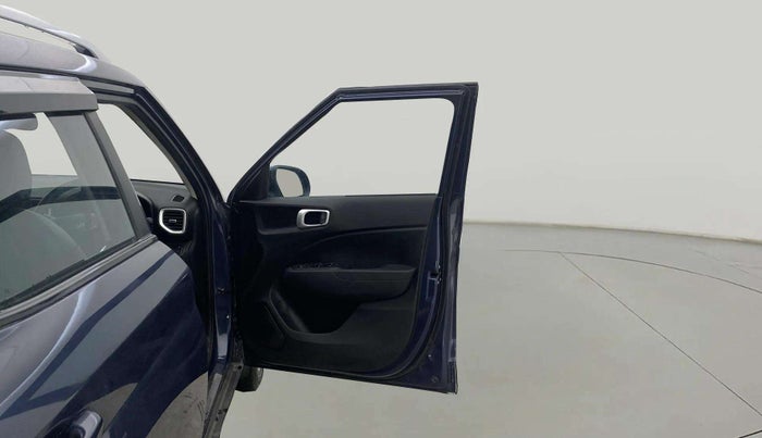 2022 Hyundai VENUE S+ 1.2, Petrol, Manual, 34,117 km, RHS Front Door