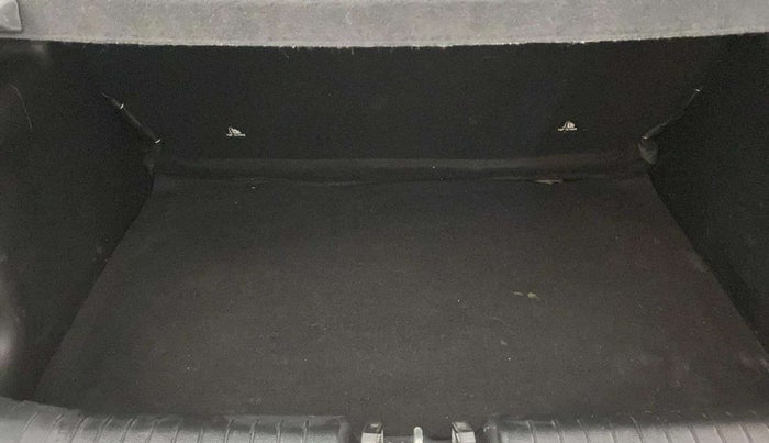 2022 Hyundai VENUE S+ 1.2, Petrol, Manual, 34,117 km, Boot Inside