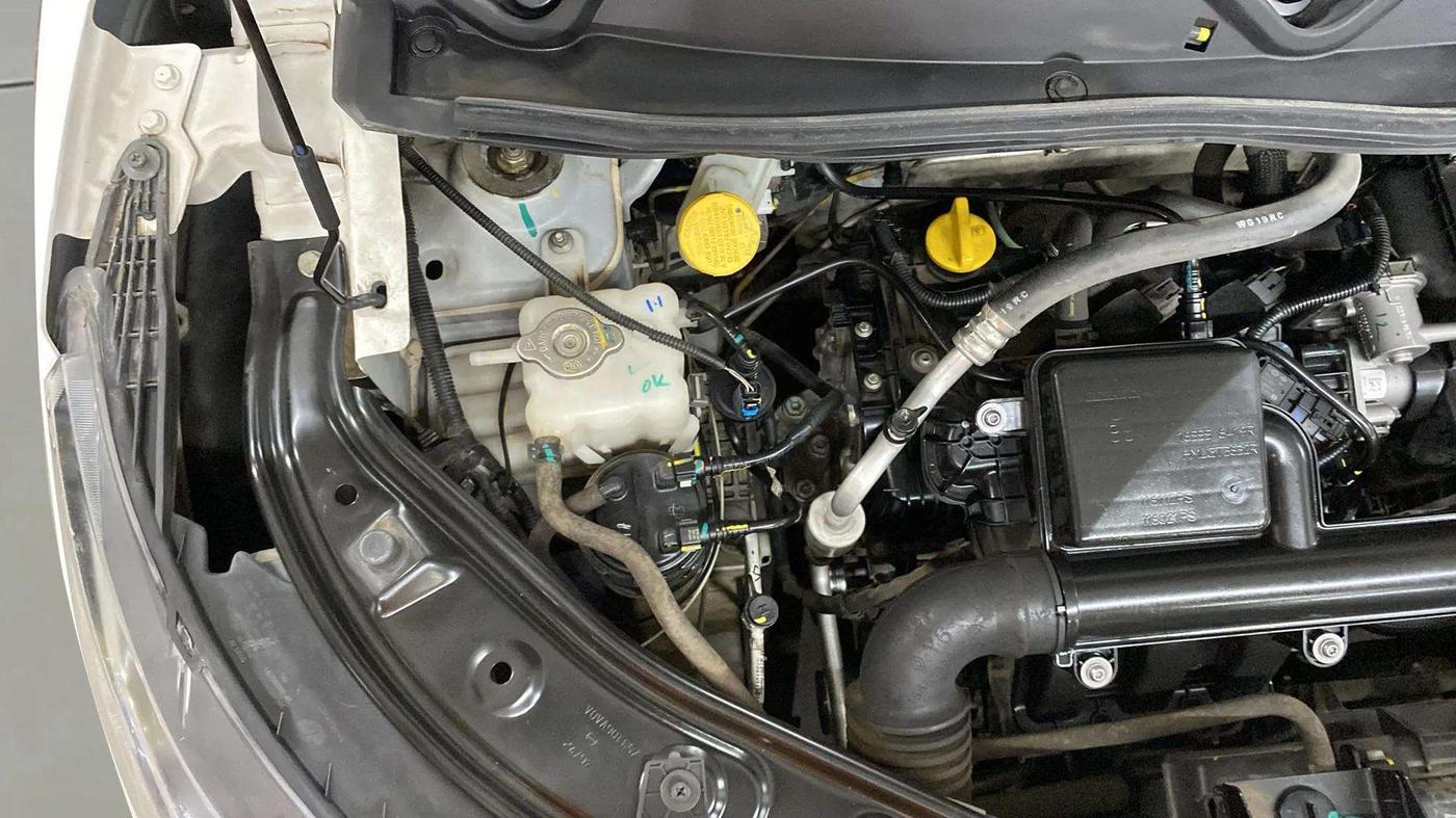 2023 Nissan MAGNITE XE, Petrol, Manual, 11,551 km, Engine View - Right
