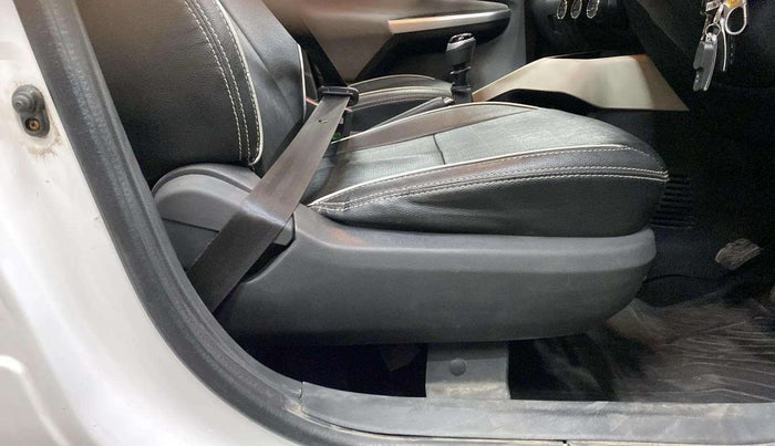 2023 Nissan MAGNITE XE, Petrol, Manual, 11,551 km, Driver Side Adjustment Panel