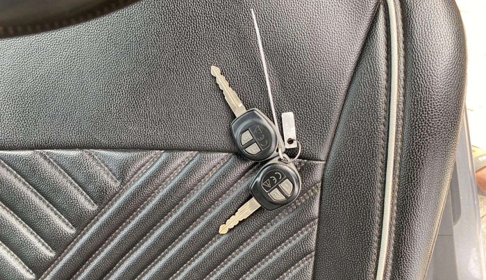 2018 Maruti IGNIS DELTA 1.2, Petrol, Manual, 27,243 km, Key Close Up