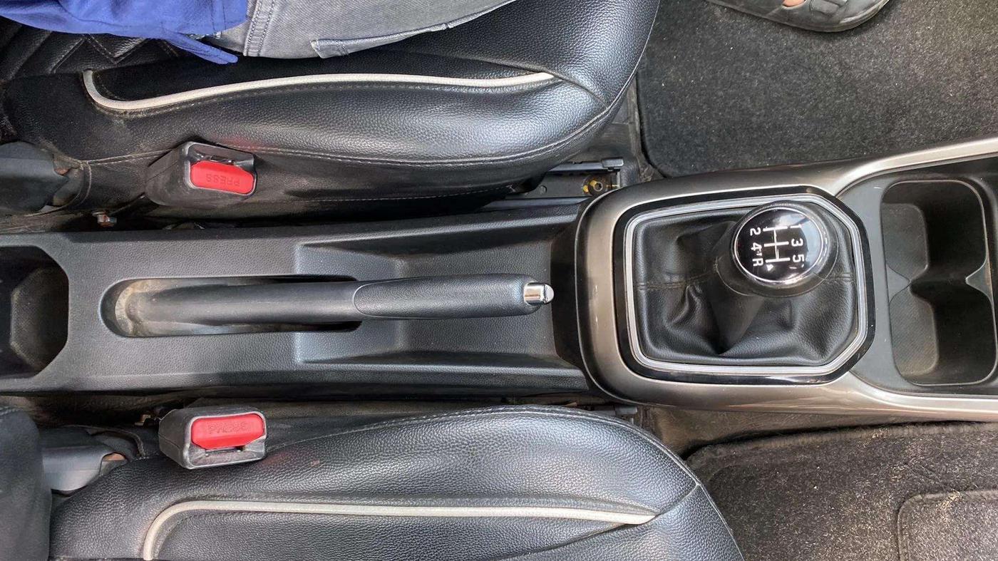 2018 Maruti IGNIS DELTA 1.2, Petrol, Manual, 27,243 km, Gear Lever