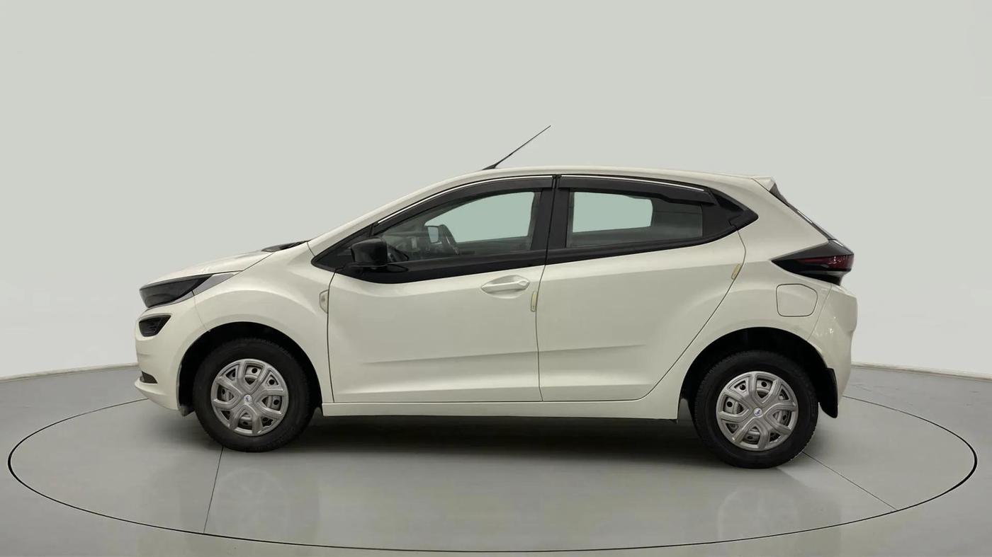 2022 Tata ALTROZ XE PLUS PETROL, Petrol, Manual, 36,599 km, Left Side