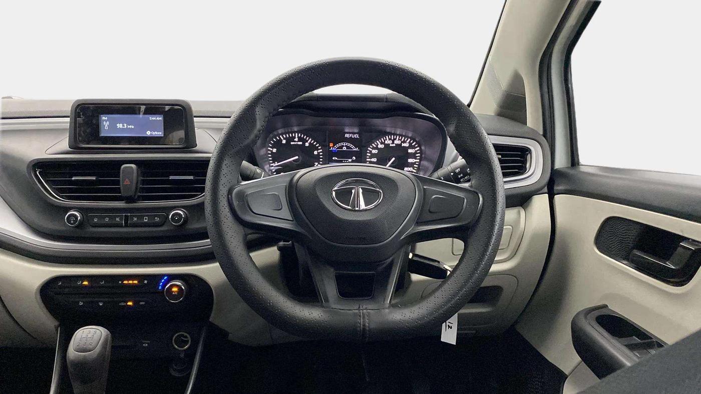 2022 Tata ALTROZ XE PLUS PETROL, Petrol, Manual, 36,599 km, Steering Wheel Close Up