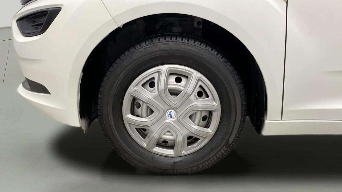 2022 Tata ALTROZ XE PLUS PETROL, Petrol, Manual, 36,599 km, Left Front Wheel