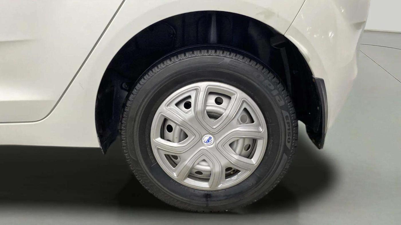 2022 Tata ALTROZ XE PLUS PETROL, Petrol, Manual, 36,599 km, Left Rear Wheel