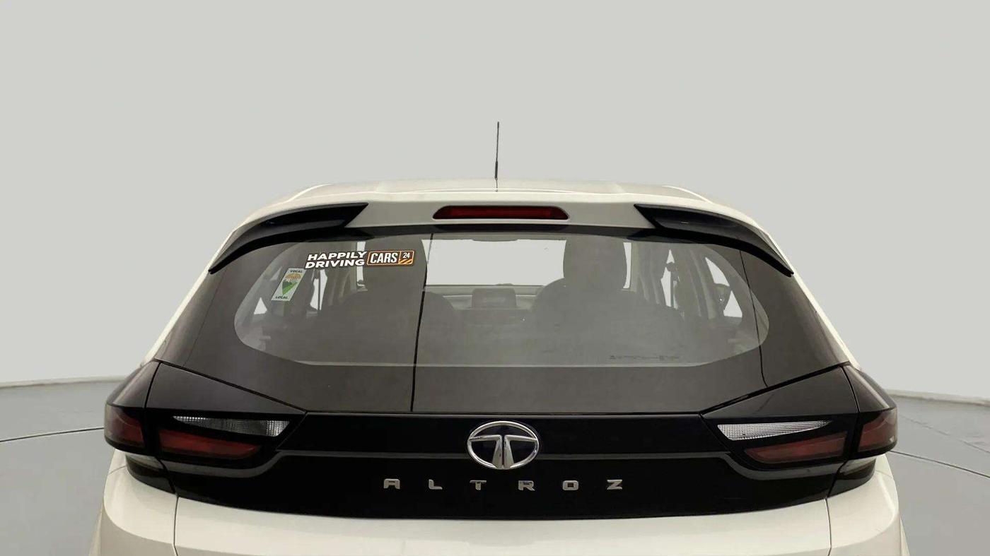 2022 Tata ALTROZ XE PLUS PETROL, Petrol, Manual, 36,599 km, Rear Windshield