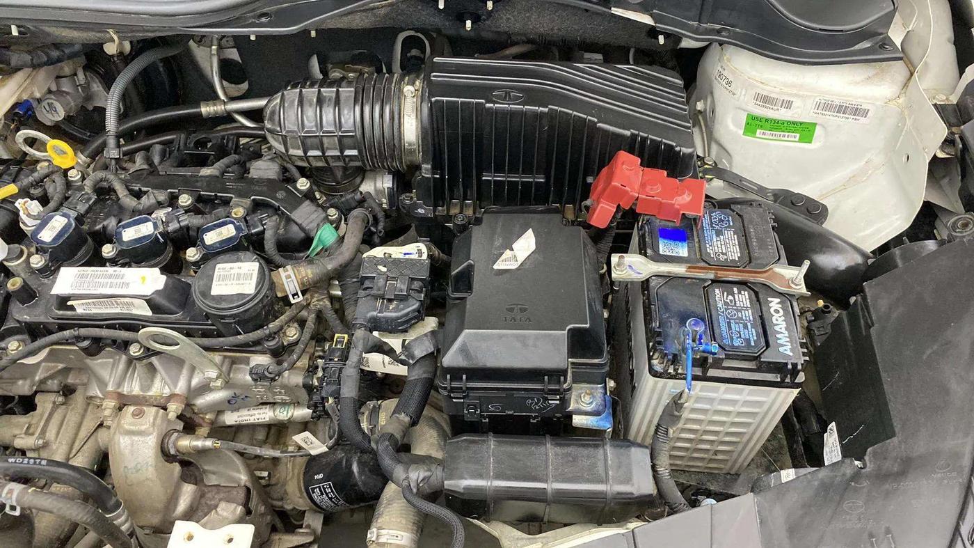 2022 Tata ALTROZ XE PLUS PETROL, Petrol, Manual, 36,599 km, Engine View - Left
