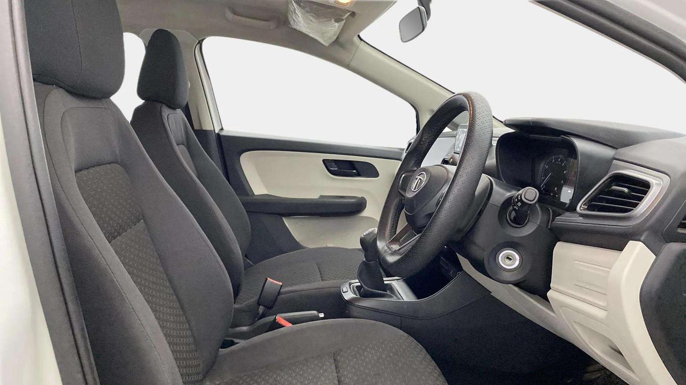 2022 Tata ALTROZ XE PLUS PETROL, Petrol, Manual, 36,599 km, Right Side Front Door Cabin