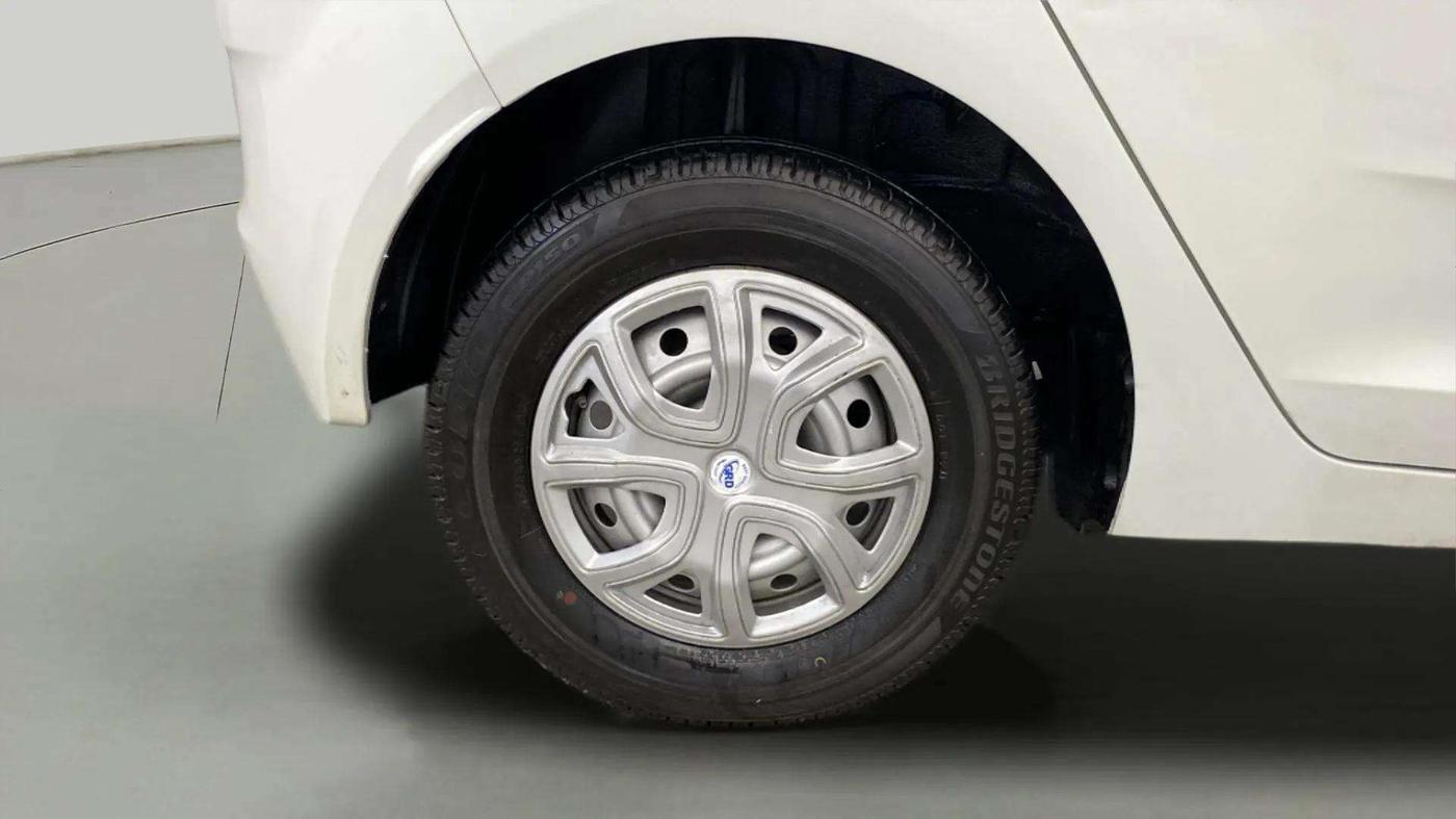 2022 Tata ALTROZ XE PLUS PETROL, Petrol, Manual, 36,599 km, Right Rear Wheel