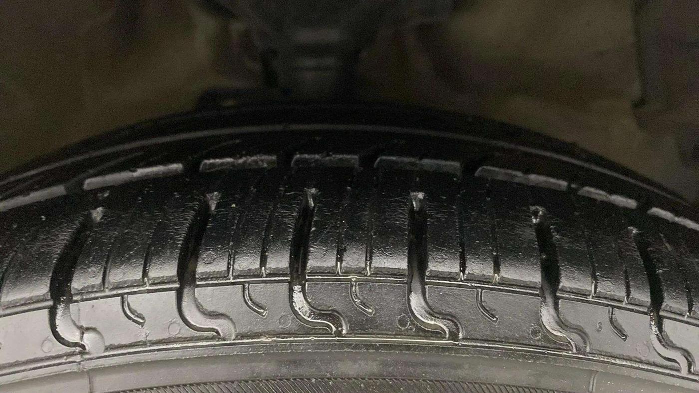 2020 Maruti Celerio VXI (O) CNG, CNG, Manual, 42,149 km, Right Front Tyre Tread