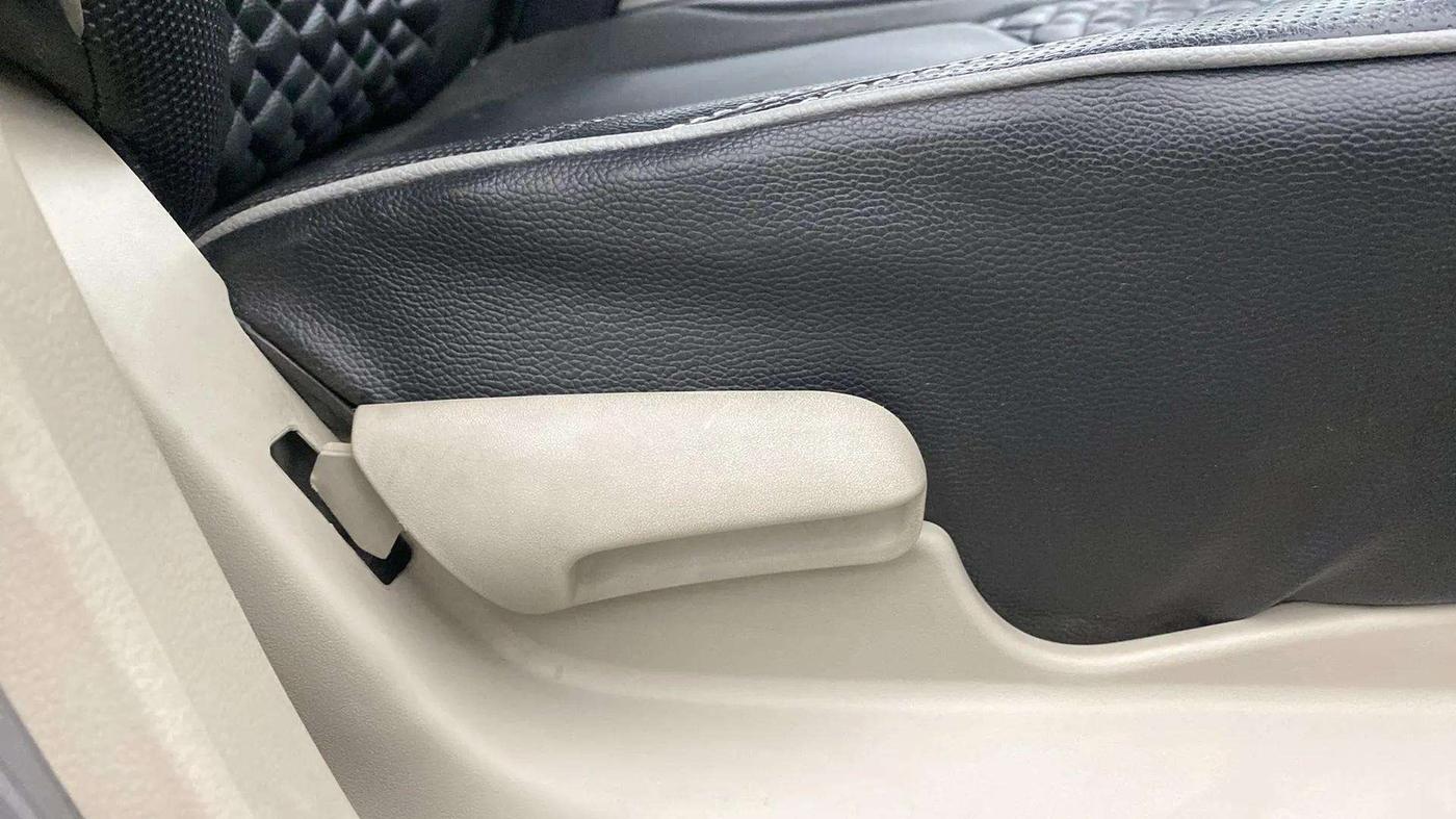 2020 Maruti Celerio VXI (O) CNG, CNG, Manual, 42,149 km, Driver Side Adjustment Panel