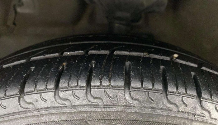 2020 Maruti Celerio VXI (O) CNG, CNG, Manual, 42,149 km, Left Front Tyre Tread