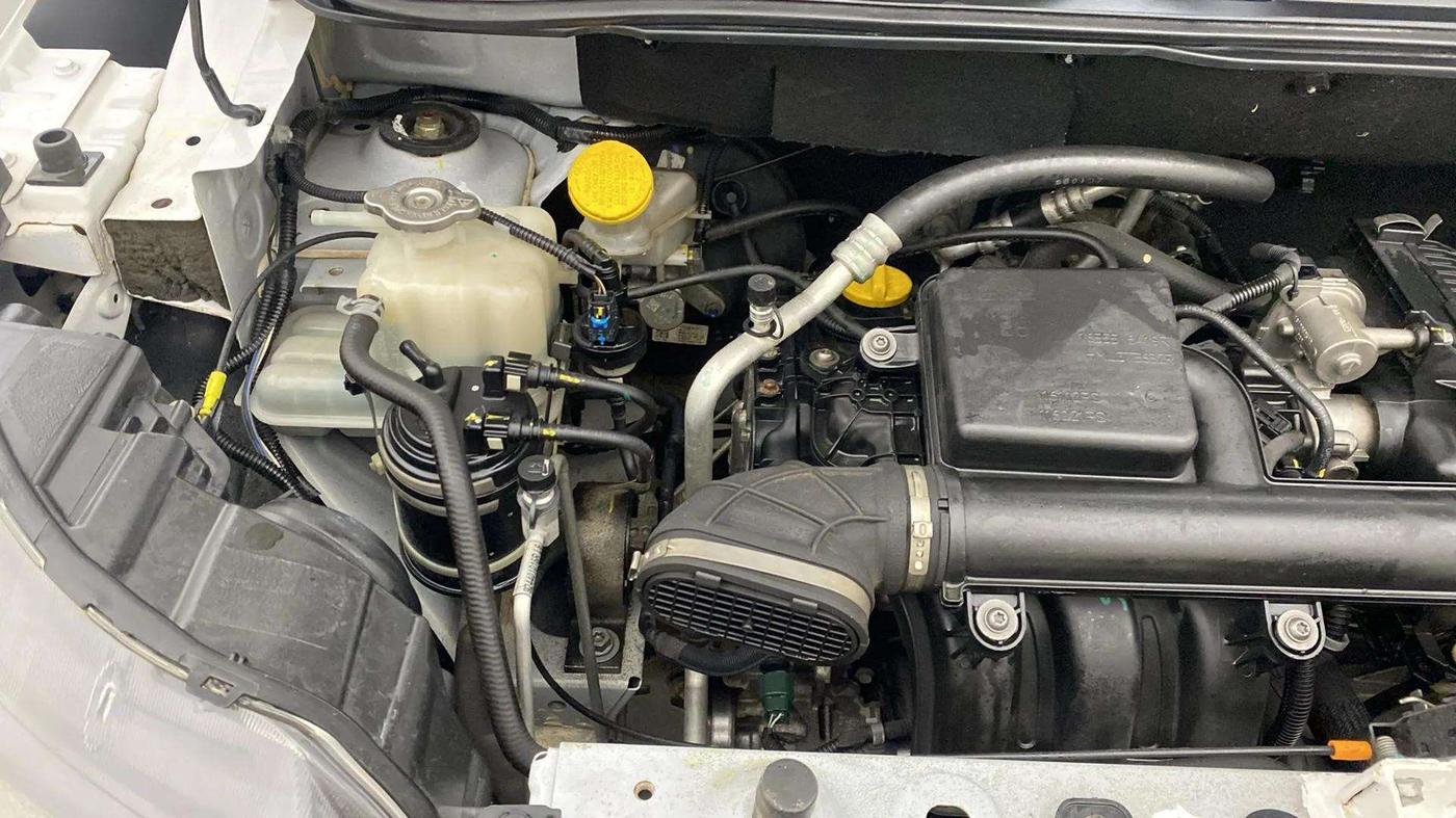 2020 Renault TRIBER RXZ, Petrol, Manual, 40,090 km, Engine View - Right