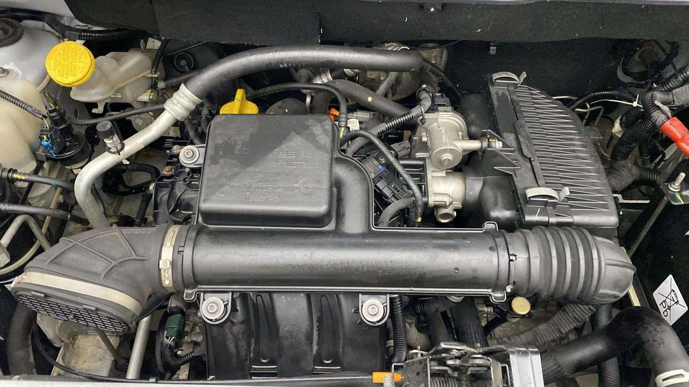 2020 Renault TRIBER RXZ, Petrol, Manual, 40,090 km, Engine View