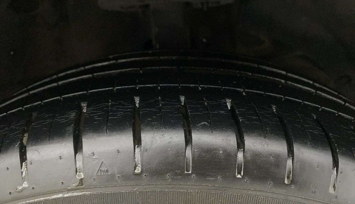 2020 Maruti Baleno ZETA PETROL 1.2, Petrol, Manual, 29,755 km, Right Front Tyre Tread
