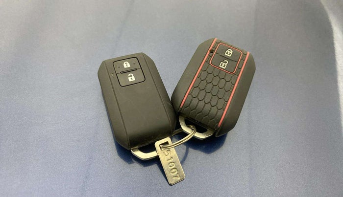 2020 Maruti Baleno ZETA PETROL 1.2, Petrol, Manual, 29,755 km, Key Close Up