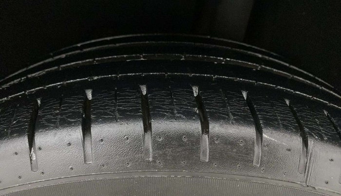 2020 Maruti Baleno ZETA PETROL 1.2, Petrol, Manual, 29,755 km, Left Rear Tyre Tread